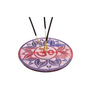 Mayorista y proveedor de todo tipo de productos Quemador de incienso curvo a mano de esteatita y soporte de palo para decoración del hogar Artículo propósito - Product Image 1