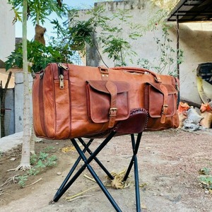 Sac de sport en cuir véritable vintage unisexe extensible pour la nuit, bagage de week-end, logo personnalisé, sac de voyage tendance pour hommes avec bonbon - Product Image 4