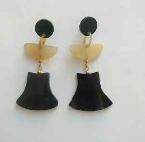 Pendientes de cuerno de búfalo natural de alta calidad Accesorio de moda ecológico - Product Image 1