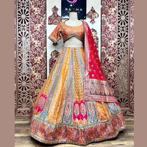 Nuevo Banarasi Lehenga en combinación multicolor con intrincado trabajo de tejido pesado y elegancia étnica al tacto con diamantes de la India - Product Image 1