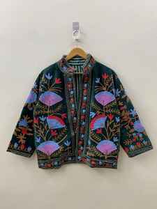 Chaqueta corta de terciopelo suave con bordado Suzani, chaqueta de primavera de inspiración vintage, abrigo uzbeko, chaqueta boho para fiesta, para mujer, regalo para ella. - Product Image 4