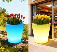 Pot de fleurs et vase lumineux LED d'extérieur écologiques modernes avec matériau PE et longue durée de vie de la batterie