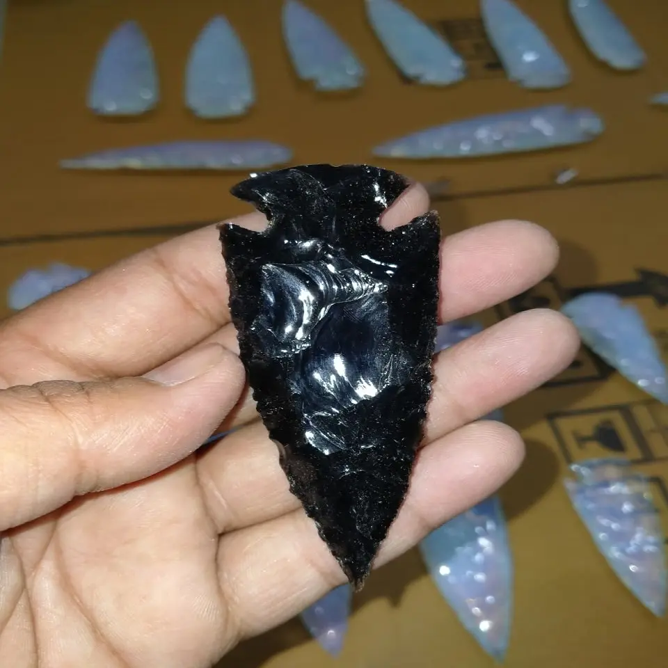 Punta de flecha de obsidiana negra hecha a mano: puntas de flecha de obsidiana: piedra de cristal curativa: punta de flecha de piedra preciosa: artesanía de cristal: Punta de ágata: Agat