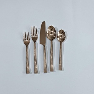 Couverts de mariage en acier inoxydable forgé à la main, plaqués or rose PVD, manche martelé, ensemble cuillère et fourchette - Product Image 6