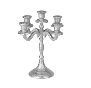 Candelabre à 5 bras en aluminium argenté artisanal en gros, vintage, en métal gravé, pour décoration de table élégante - Product Image 1