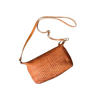 Mejor precio estilo bohemio tejido a mano bolso cruzado de cuero genuino hecho a mano Indonesia cierre de cremallera para la temporada de primavera/verano - Product Image 2