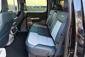 รถฟอร์ด F-450 Super Duty Limited 4x4 ปี 2024 มือสอง ไมล์น้อย เครื่องยนต์สมบูรณ์ ระบบเกียร์อัตโนมัติ หลังคาพาโนรามา ไฟ LED พร้อมส่ง - Product Image 6