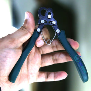 Pince à boucler industrielle en acier inoxydable de qualité supérieure pour la création et la coupe de boucles de fil de bijouterie uniformes - Product Image 1