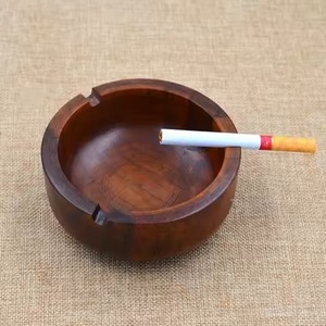 Cenicero Clásico de Aluminio para Cigarros con Acabado Pulido y Diseño Ecológico para Uso en Hoteles y Salones de Primera Clase - Product Image 2