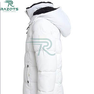 Veste en polaire safari imperméable respirante à séchage rapide pour femmes, à capuche amovible, très vendue, en provenance du Pakistan - Product Image 1