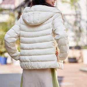 "Abrigo acolchado ligero para mujer con relleno de plumón a prueba de viento y acogedor" - Product Image 4