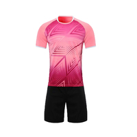 Ensemble d'uniformes de football personnalisés, design géométrique rose, fabricant OEM, usine de Sialkot, maillot et short d'entraînement pour équipe de football