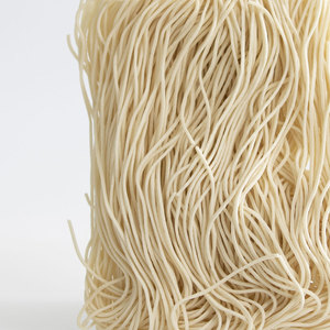 Fideos de Arroz Secados al Aire, Estilo Tradicional, Premium, Sin Blanquear, con Sal Gourmet y Agua Purificada, 60g, 8 Paquetes - Product Image 4