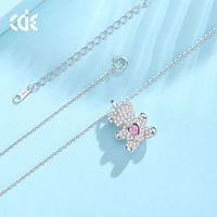 Collier pendentif en argent sterling 925 CDE CZYN041 avec chaîne à maillons, motif ours mignon et cœur en zircon, plaqué rhodium