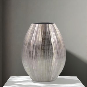 Jarrón decorativo de metal plateado, florero moderno Chapado en aluminio, urna hecha a mano, jarrón decorativo de mesa de metal - Product Image 2