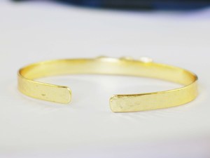 Brazalete de Cuarzo Rosa Genuino, Brazalete Chapado en Oro de 18k, Brazalete de Piedra Natal de Enero - Product Image 6