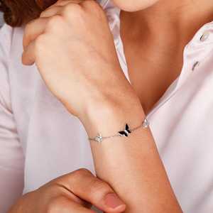 Pulsera elegante de plata con mariposas finas - Product Image 1