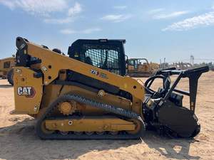 Chargeuse compacte Caterpillar 246D d'occasion avec moteur Cummins, boîte de vitesses et pompe - Haute efficacité - Product Image 3