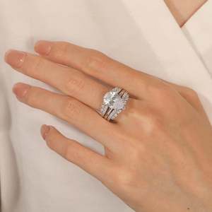 Ensemble de bague de fiançailles Jeulia avec moissanite taille poire en argent sterling - Product Image 6