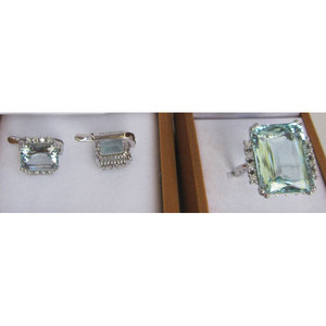 Conjunto de Joyería Fina Clásica con Diamantes de Corte Esmeralda y Aguamarina con Perlas de Agua Dulce en Forma de Flor para Regalo de Boda, Fiesta o Compromiso - Product Image 1