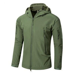 Venta al por mayor de encargo de los hombres de camuflaje Formal Softshell chaqueta de poliéster/algodón impermeable y resistente al viento logotipo frontal de uso al aire libre - Product Image 1