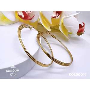 Pendientes de aro estilo Huggie de acero inoxidable 316L vintage al por mayor 585 pulido de oro con circón para fiestas - Product Image 1