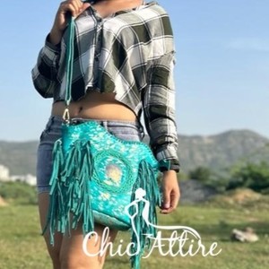 Nouveau Style occidental cheveux sur cacher fourrure daim cuir frange sac haute qualité Boho femmes fourrure cuir Unique moyen Concho frange sacs - Product Image 1