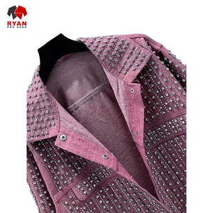 Veste en jean pour femmes conçue pour la mode moderne avec du denim de haute qualité et une tenue durable - Product Image 5