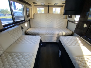 Autocaravana Americana Coach Patriot MD2 170EXT 2021-2024 en Buen Estado, Clase B - Diésel, Autocaravana Nueva y Usada para Campamentos RV - Product Image 3