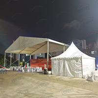 Gazebo triangulaire automatique 5x5m avec structure en aluminium et couverture en PVC, résistant au vent jusqu'à 100 km/h, idéal pour les événements en extérieur, capacité 3-8 personnes