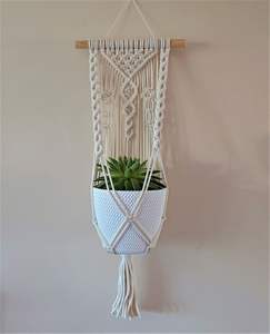 Macetero Decorativo de Macramé para Sala de Estar, Ofrece Vegetación que Ahorra Espacio con un Elegante Diseño Colgante - Product Image 6