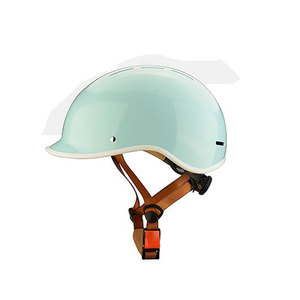 Casco de equitación con diseño transpirable y ventilación para mantener la cabeza fresca durante largas sesiones de montar al aire libre - Product Image 1