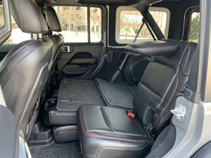 รถจี๊ป แรงเลอร์ อันลิมิเต็ด รูบิคอน 4x4 เทอร์โบ ขับเคลื่อนสี่ล้อ ปี 2018 ราคาถูก วิ่ง 1-25,000 ไมล์ พร้อมระบบควบคุมความเร็วอัตโนมัติ  ตกแต่งสำหรับขับขี่ออฟโรด - Product Image 2