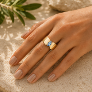 Anillo de Compromiso de Plata de Ley 925 con Topacio Azul para Mujer - Corte Marquesa - Engaste de Bisel - Diseño Moderno - Product Image 5
