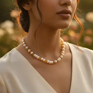 Collier en ambre jaune et perles avec pierre précieuse en quartz, chaînes en laiton vintage classiques tendance pour un cadeau de mariage ou de fête - Product Image 2