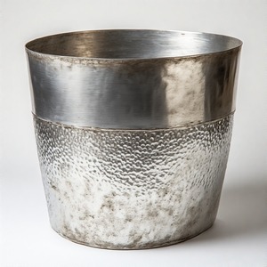 Maceta plateada Riverline con cuerpo de martillo curvo para el brillo de la entrada o esquinas de exhibición creativas - Product Image 5