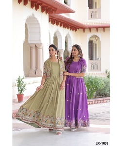 Robes Anarkali indiennes tendance en soie Vichitra avec des paillettes, des broderies en zari et en fil, prêtes à porter, avec travail de broderie Koti - Product Image 1