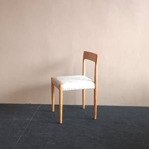 Chaises de salle à manger ADELIA sans accoudoirs, super confortables, avec coussin moelleux, durables pour la maison, la salle à manger, le jardin, par Rachel Natalie - Product Image 3