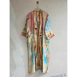 Robe kimono vintage en crêpe de soie, longue, style bohème, pour la plage, les vacances, ou comme cache-maillot de bain. - Product Image 2