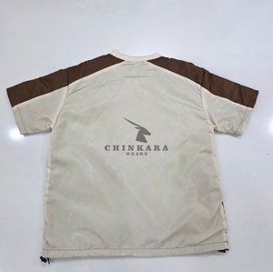 เสื้อยืดแขนสั้นผู้ชายสไตล์สปอร์ต คอวี แห้งเร็ว น้ำหนักเบา ผลิตจากโพลีเอสเตอร์ เหมาะสำหรับใส่ลำลองในฤดูร้อน - Product Image 3