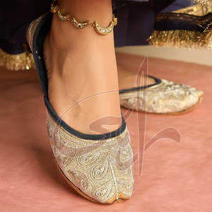 Women <b>Khussa</b> <b>Shoes</b> Printed Handmade Anti-Slippery Genuine Leather Customizable Fashion Design Factory Direct Sale Made Pakistan - Product Image 3