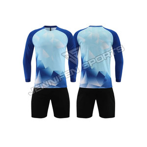 Nouveaux uniformes de football pour hommes de haute qualité personnalisés maillot d'équipe de club personnalisé + ensemble court 100% tissu en polyester imprimé par sublimation - Product Image 5