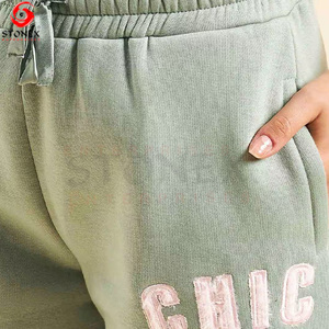 2023 dernière conception femmes coton à capuche survêtement ensemble 2 pièces décontracté gymnastique vêtements de sport pour hiver filles survêtements - Product Image 3