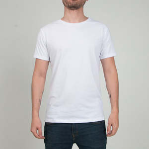 T-shirt Premium con vestibilità regolare, cotone 100% pettinato, realizzato in Messico con una vestibilità perfetta, modello solido leggero - Product Image 4