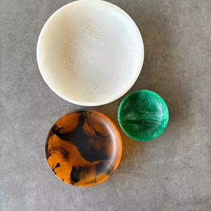 Bols à fruits et à salade en résine de grande taille, ronds et modernes, avec bols de service faits à la main de qualité supérieure. - Product Image 1