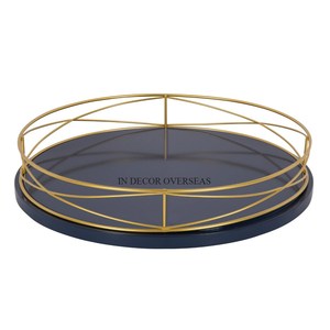 Ensemble de 2 accessoires de centre de table de forme ronde encadrés en métal plaqué or de créateur unique le plus fantaisiste - Product Image 4