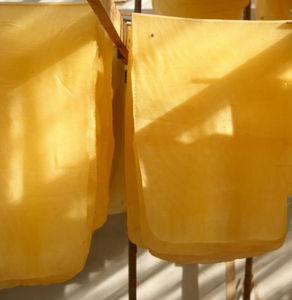 แผ่นยางธรรมชาติสีน้ำตาลรมควันแบบมีร่อง RSS3 คุณภาพสูง เกรดสำหรับงานขึ้นรูป ทนแรงกระแทกสูง เหมาะสำหรับพื้นรองเท้า ยางรถยนต์ และสายพานลำเลียง - Product Image 5