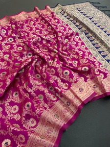 Sari en soie douce de style indien Banarsi avec un chemisier fantaisie, tenue de fête exclusive pour mariage, vêtements ethniques pour femmes les plus vendus - Product Image 6