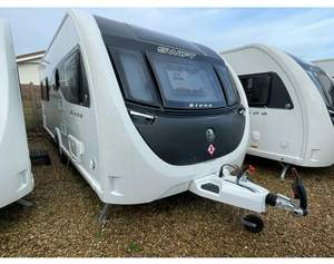 Compre Mini caravana de aluminio/remolque de caravana para acampar al aire libre todoterreno y remolque de RV versátil de viaje. - Product Image 1