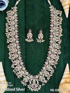 Guttapusalu Collier long en argent oxydé Bijoux fantaisie de temple Tenue de fête Ensemble de colliers ethniques indiens traditionnels élégants - Product Image 2